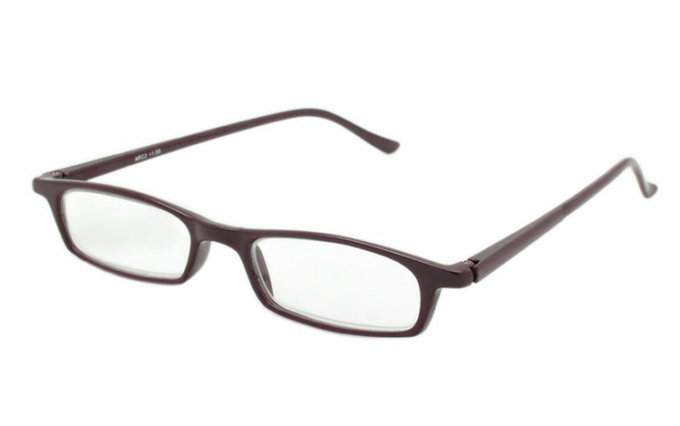 Smal lÃ¦sebrille i mÃ¸rkebrunt stel