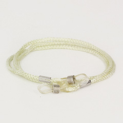 Lys creme brillesnor